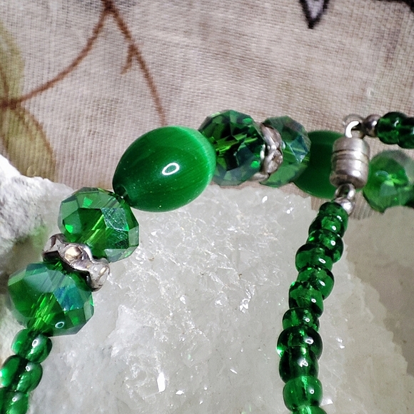 Green Moonglow Lucite Faceted Glass Crystal Beaded Vintage Necklace Seed Beads - Picture 4 of 12